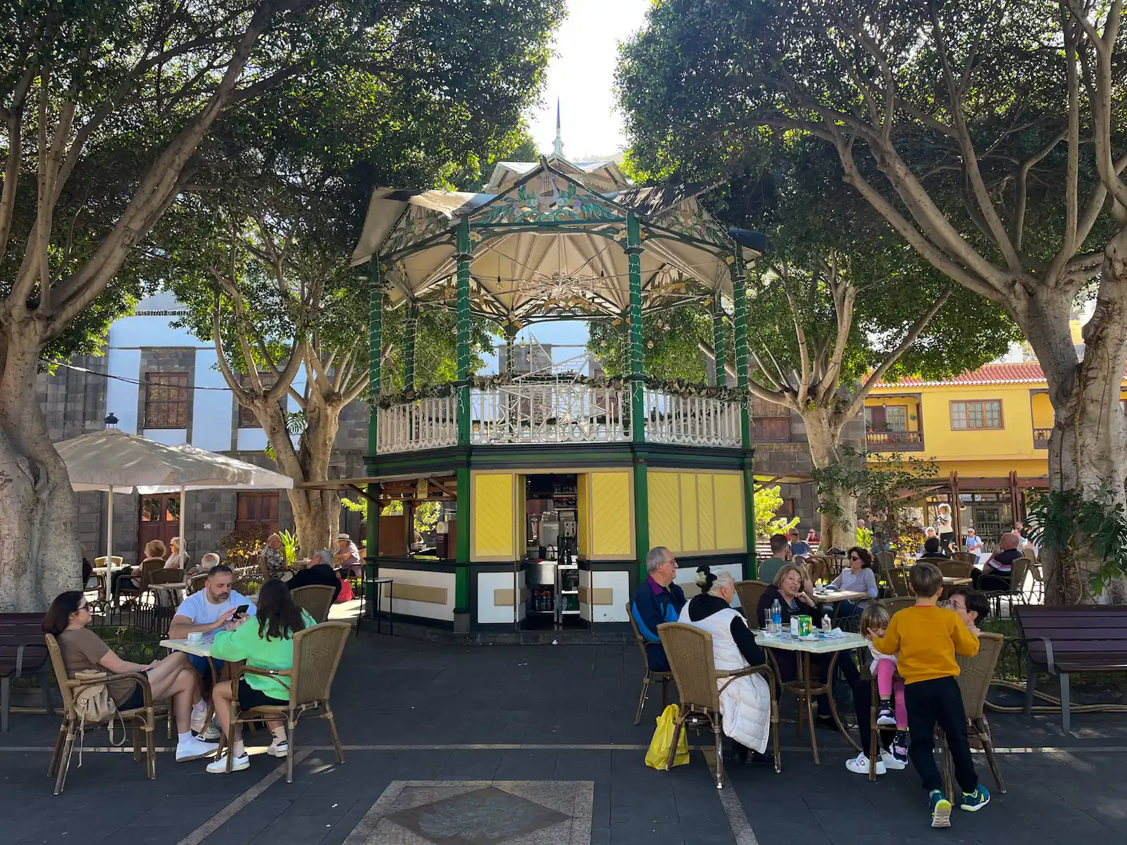 Central kiosk at Plaza de la Libertad with people around it