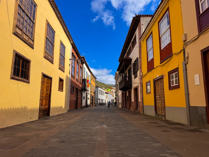Colonial buildings and cobbled street of Calle San Agustín in La Laguna
