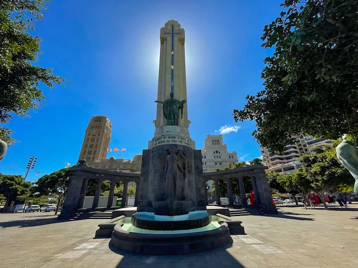 Tall stone column of the Monument to the Fallen in Plaza de España