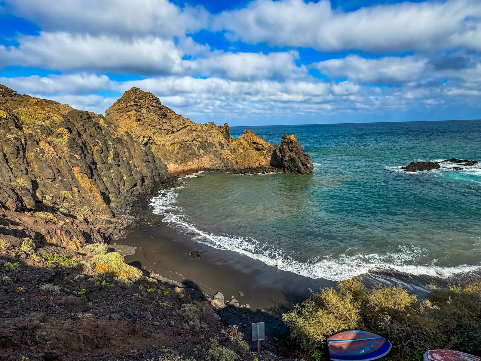 Roque Bermejo beach with volcanic cliffs