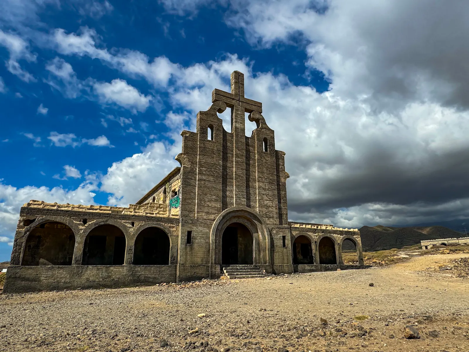 Facade of Sanatorio de Abona’s church with cross